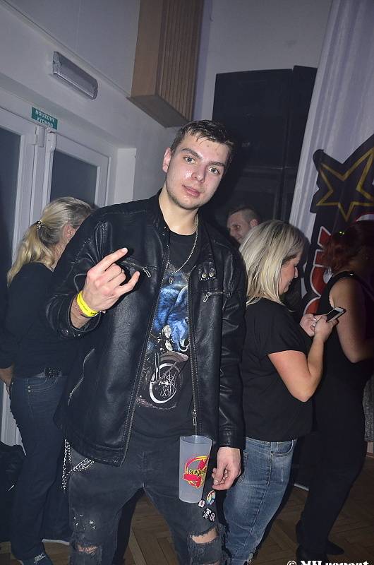 Harlej, zakázanÝovoce a Gate Crasher to rozjeli v plzeňské Šeříkovce