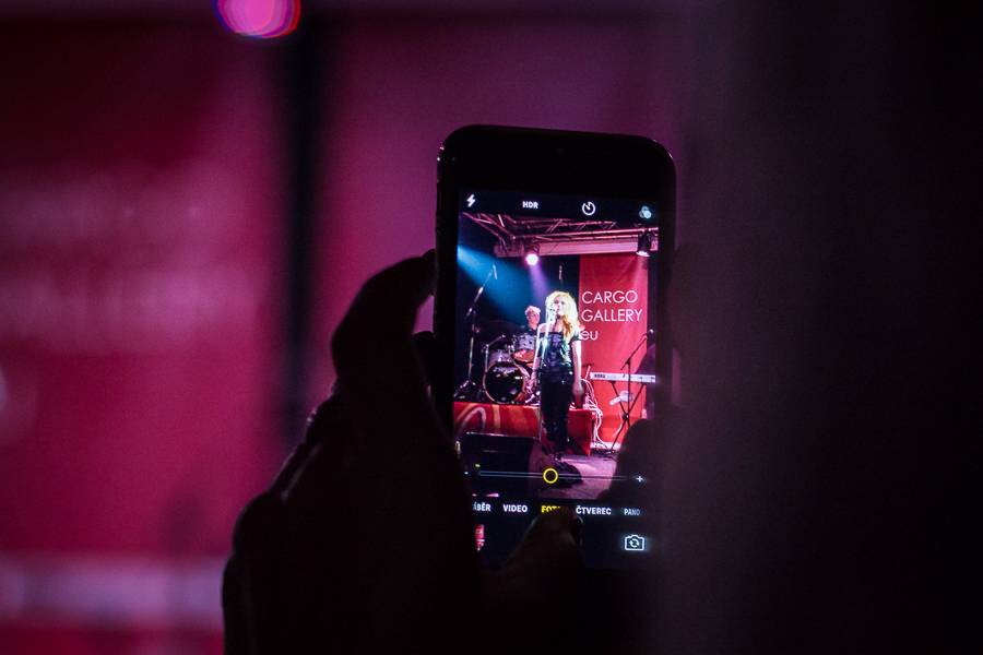 Precedens s Ivou Marešovou rozehřáli publikum na palubě Cargo Gallery