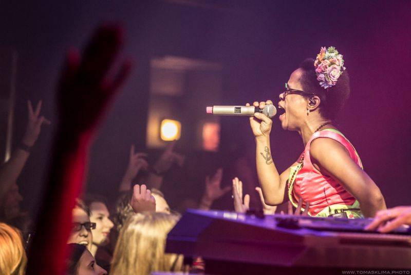 Monkey Business odstartovali sérii tří koncertů v Lucerna Music Baru, podívejte se na 360° fotky 