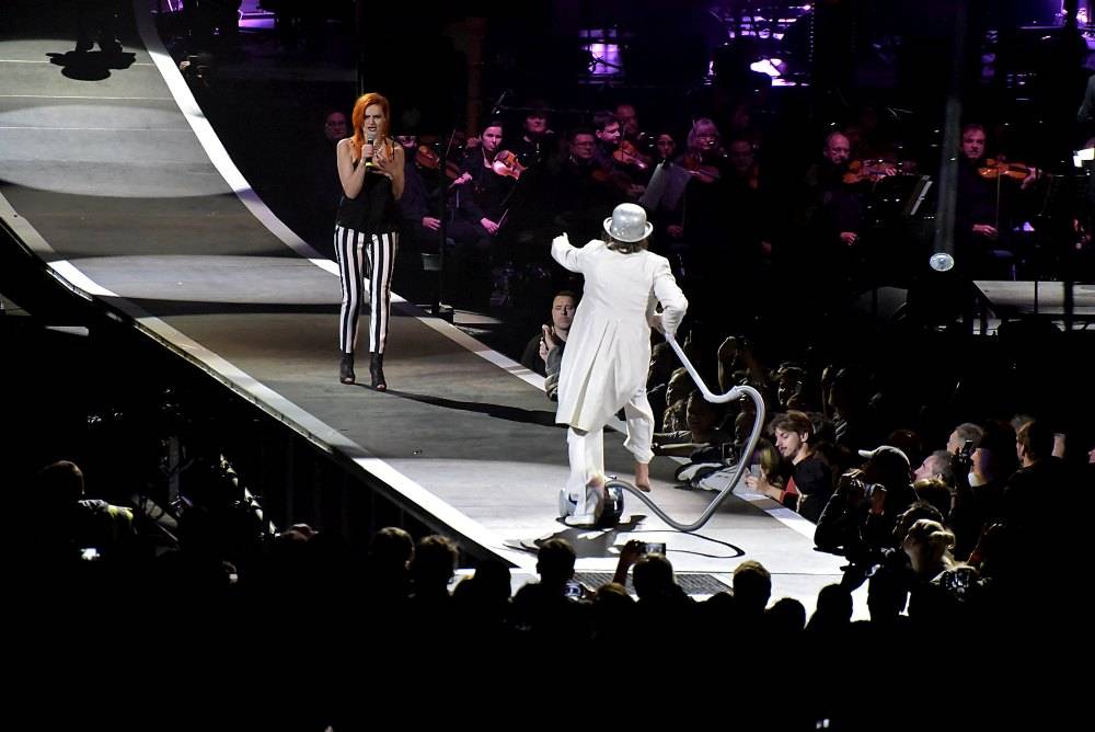 Pražský výběr oslavil v O2 areně čtyřicítku se symfonickým orchestrem i Ivou Pazderkovou nebo Ondřejem Soukupem