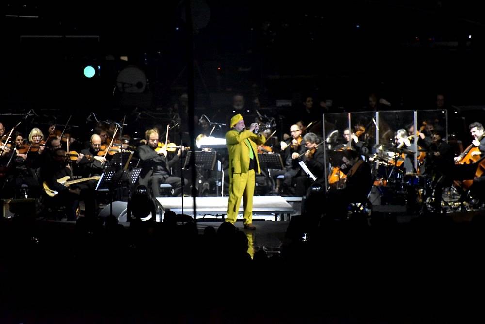 Pražský výběr oslavil v O2 areně čtyřicítku se symfonickým orchestrem i Ivou Pazderkovou nebo Ondřejem Soukupem