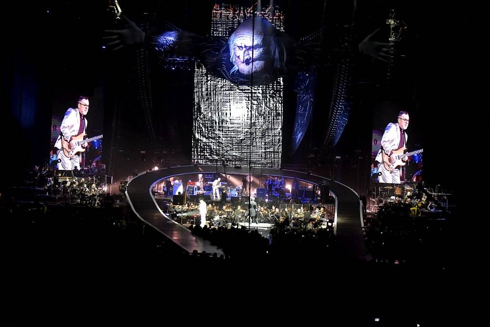 Pražský výběr oslavil v O2 areně čtyřicítku se symfonickým orchestrem i Ivou Pazderkovou nebo Ondřejem Soukupem