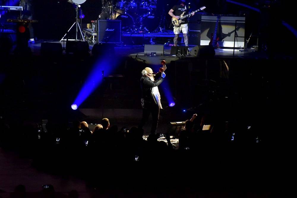 Pražský výběr oslavil v O2 areně čtyřicítku se symfonickým orchestrem i Ivou Pazderkovou nebo Ondřejem Soukupem