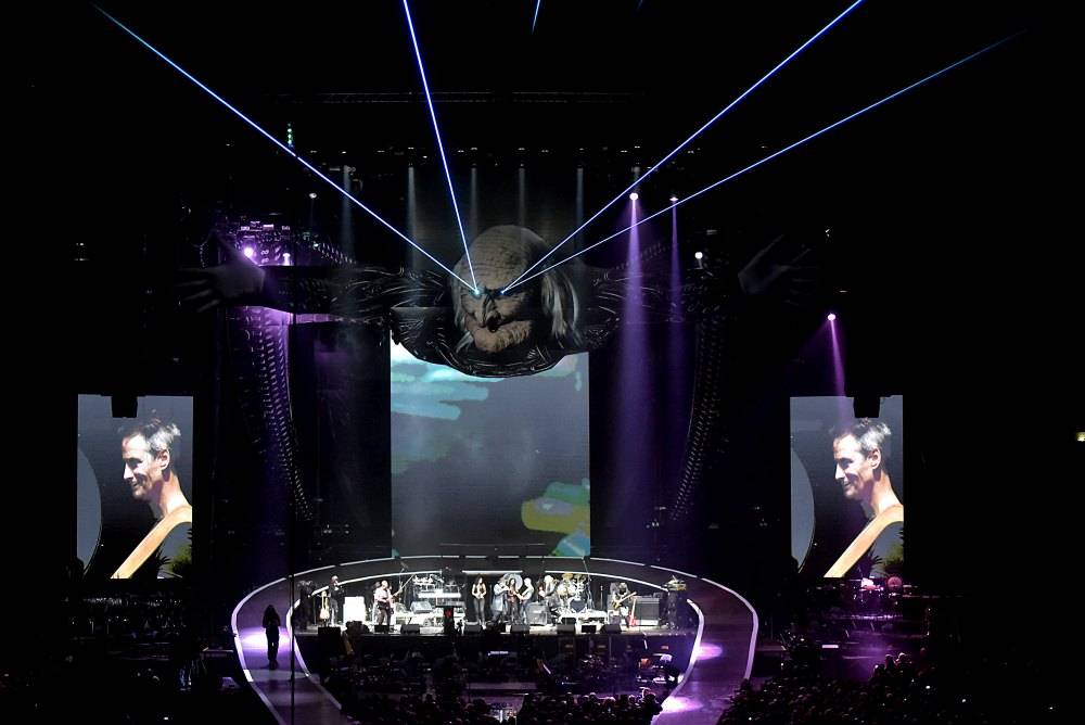 Pražský výběr oslavil v O2 areně čtyřicítku se symfonickým orchestrem i Ivou Pazderkovou nebo Ondřejem Soukupem