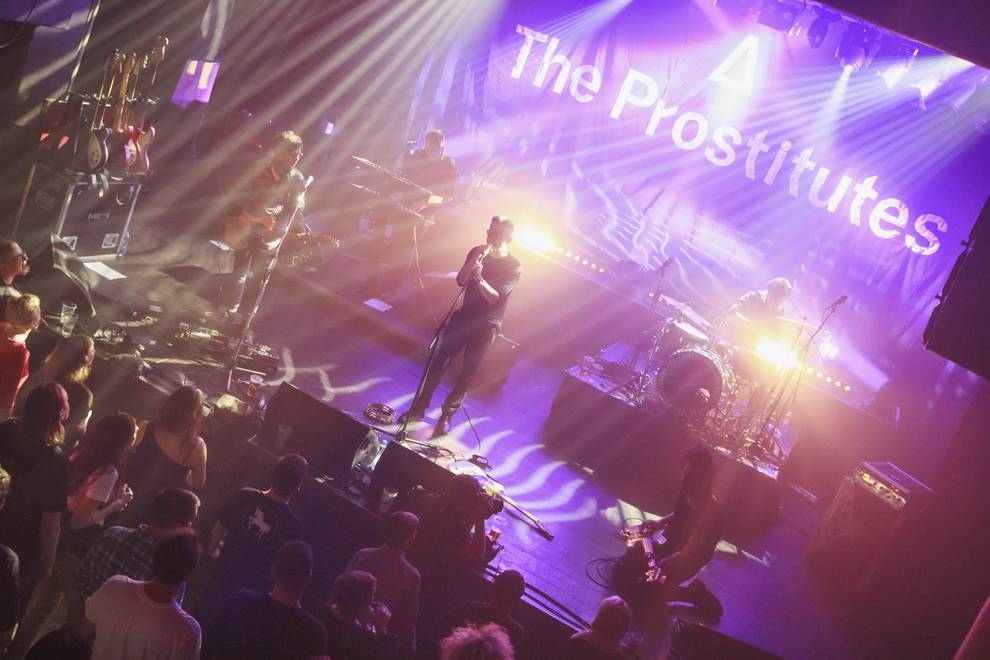 The Prostitutes hráli před návratem do studia v Akropoli, představil se i Nèro Scartch