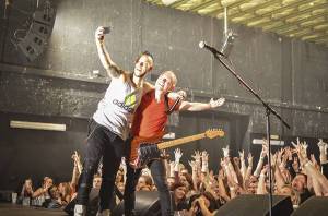 Skyline rozpoutali elektronickou džungli i na Flédě