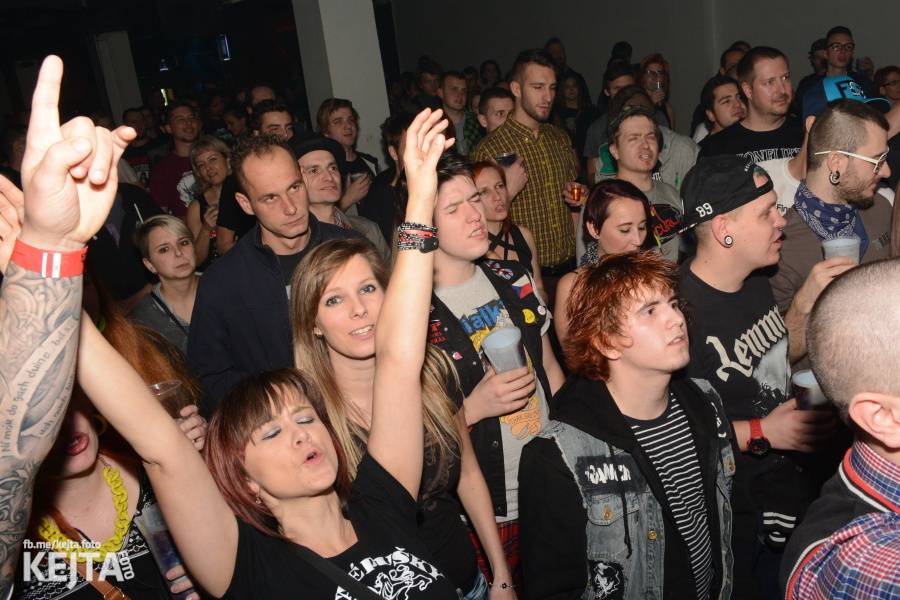 Kids and Heroes Punkrock X-mas: Pražský klub Storm se změnil v punkrockovou saunu