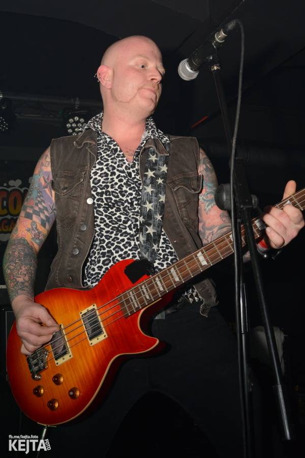 Kids and Heroes Punkrock X-mas: Pražský klub Storm se změnil v punkrockovou saunu