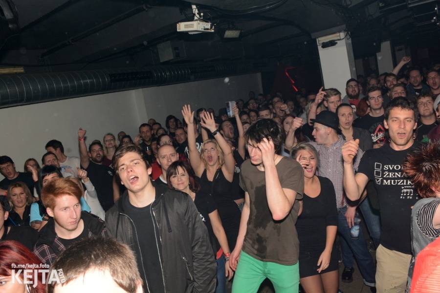 Kids and Heroes Punkrock X-mas: Pražský klub Storm se změnil v punkrockovou saunu