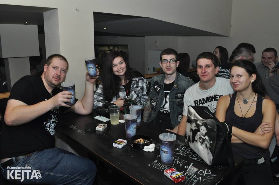 Kids and Heroes Punkrock X-mas: Pražský klub Storm se změnil v punkrockovou saunu