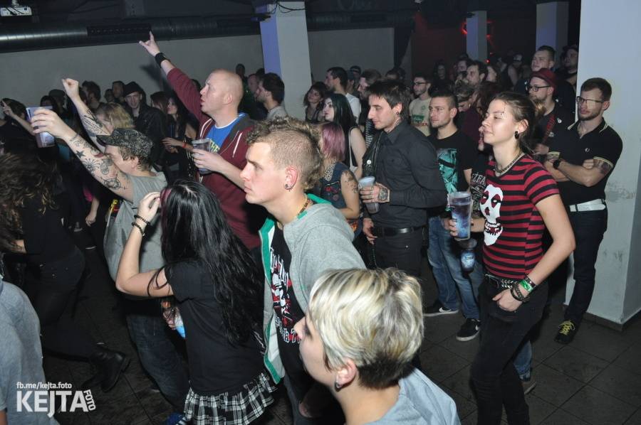 Kids and Heroes Punkrock X-mas: Pražský klub Storm se změnil v punkrockovou saunu