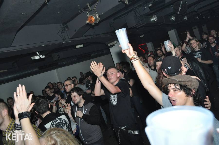 Kids and Heroes Punkrock X-mas: Pražský klub Storm se změnil v punkrockovou saunu