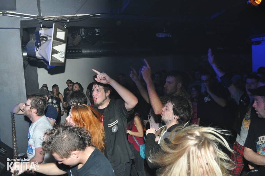 Kids and Heroes Punkrock X-mas: Pražský klub Storm se změnil v punkrockovou saunu