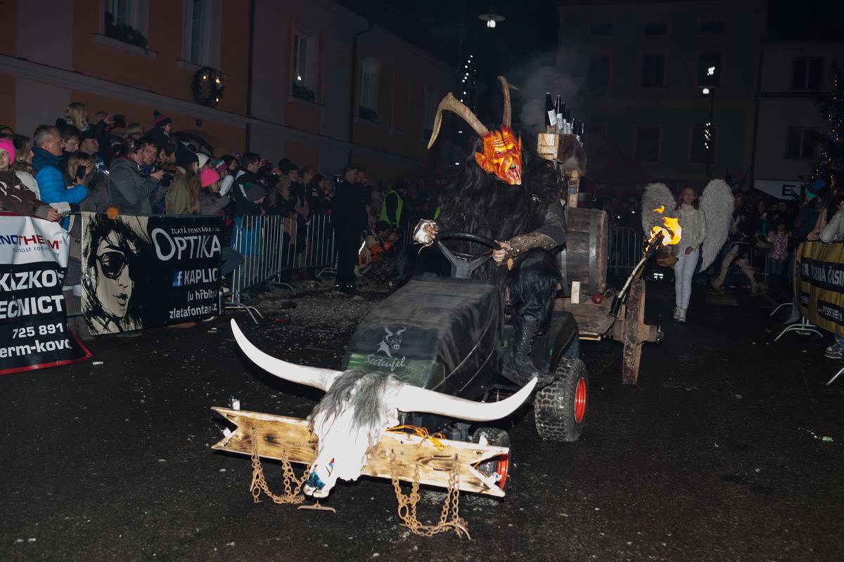 Krampus Show Kaplice: Koncert Mňágy a Žďorp a přehlídka úchvatných masek