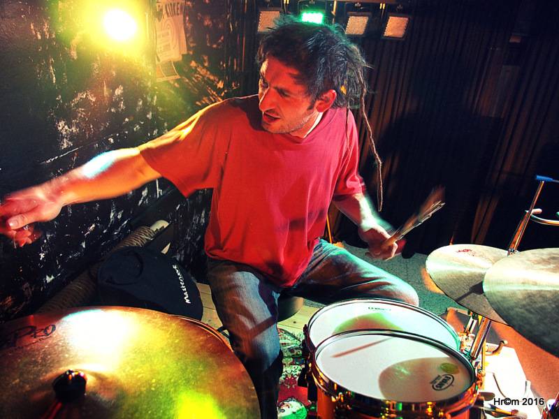 Vypsaná Fixa naděluje: Márdi a Pítrs rozdávali na intru v Pardubicích hudební dárky