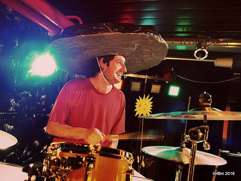 Vypsaná Fixa naděluje: Márdi a Pítrs rozdávali na intru v Pardubicích hudební dárky