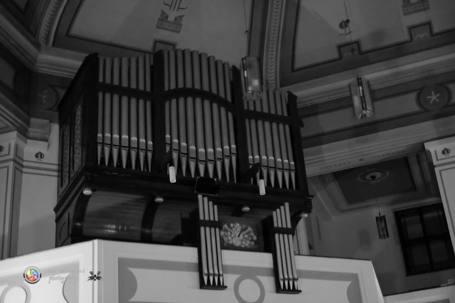 Speciální akustický koncert teepee a Piano rozezněl Husův chrám v Plzni