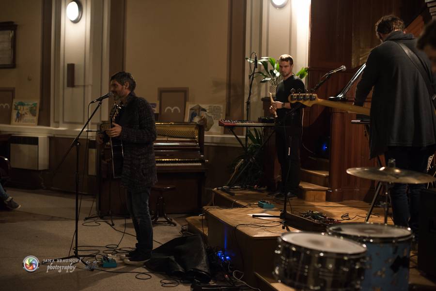Speciální akustický koncert teepee a Piano rozezněl Husův chrám v Plzni