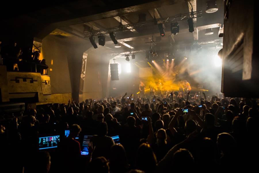 Skyline proměnili Roxy v divokou džungli