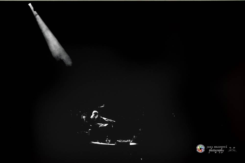 Aneta Langerová naplnila Forum Karlín svojí vlnou radosti  