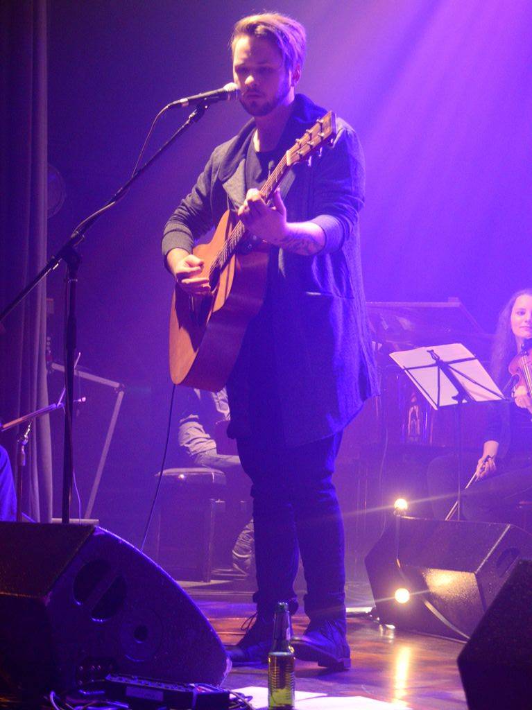 Calm Season zahráli v Akropoli v rozšířené sestavě