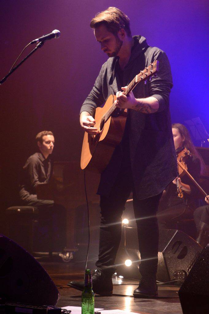 Calm Season zahráli v Akropoli v rozšířené sestavě