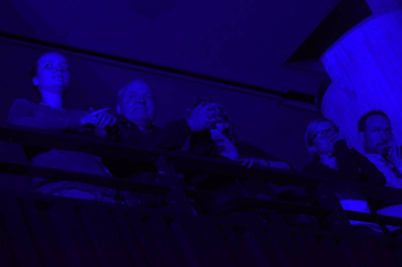 Čechomor v předvánočním Foru Karlín pomáhal psím kamarádům, hrál čínskou lidovku i Montiho čardáš