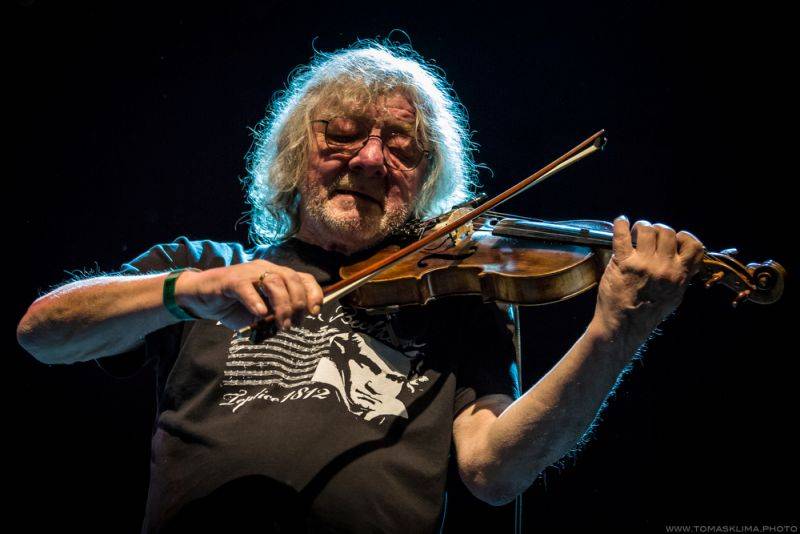 Michal Prokop si do Fora Karlín přizval Karlovarský symfonický orchestr 