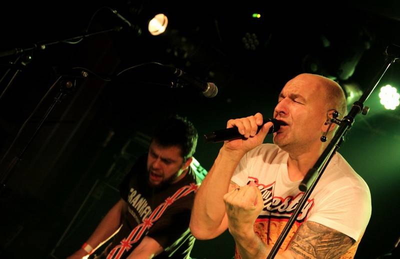 Tři sestry se na své předvánoční šňůře Prahou zastavili i ve Futuru