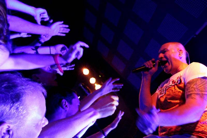 Tři sestry se na své předvánoční šňůře Prahou zastavili i ve Futuru