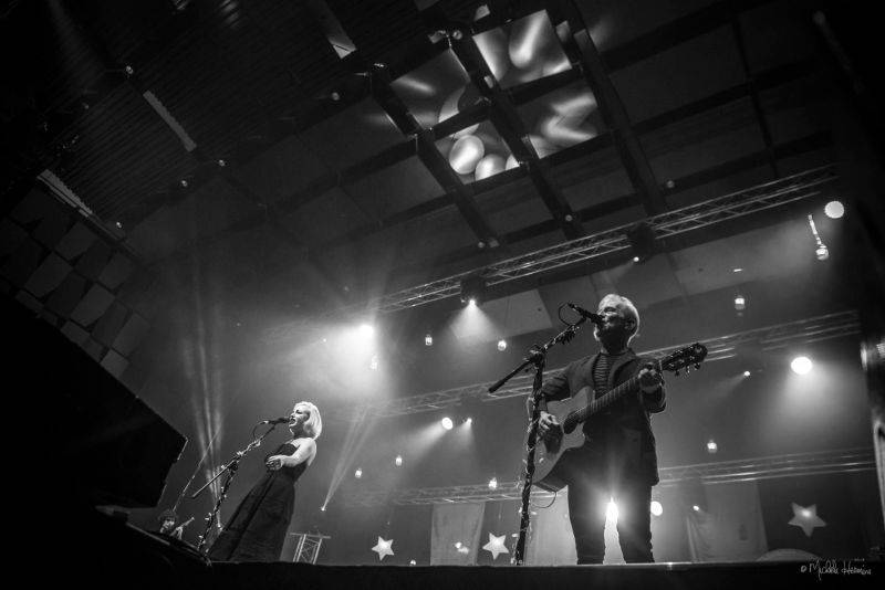 Čechomor odehrál vánoční koncert ve Foru Karlín, došlo i na křest vinylu Proměny