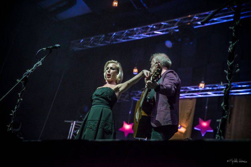 Čechomor odehrál vánoční koncert ve Foru Karlín, došlo i na křest vinylu Proměny