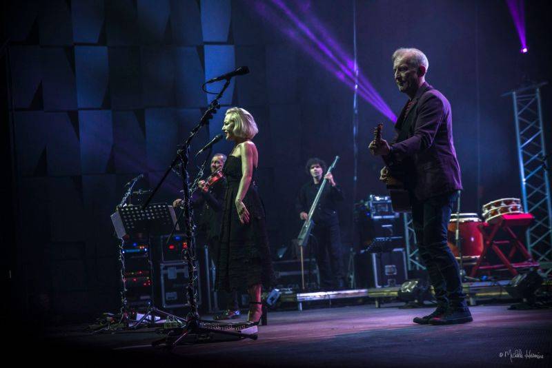 Čechomor odehrál vánoční koncert ve Foru Karlín, došlo i na křest vinylu Proměny