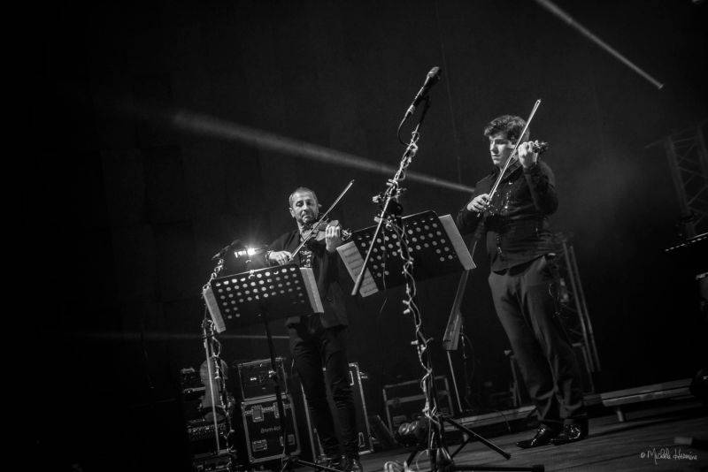 Čechomor odehrál vánoční koncert ve Foru Karlín, došlo i na křest vinylu Proměny