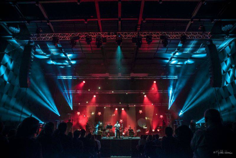 Čechomor odehrál vánoční koncert ve Foru Karlín, došlo i na křest vinylu Proměny