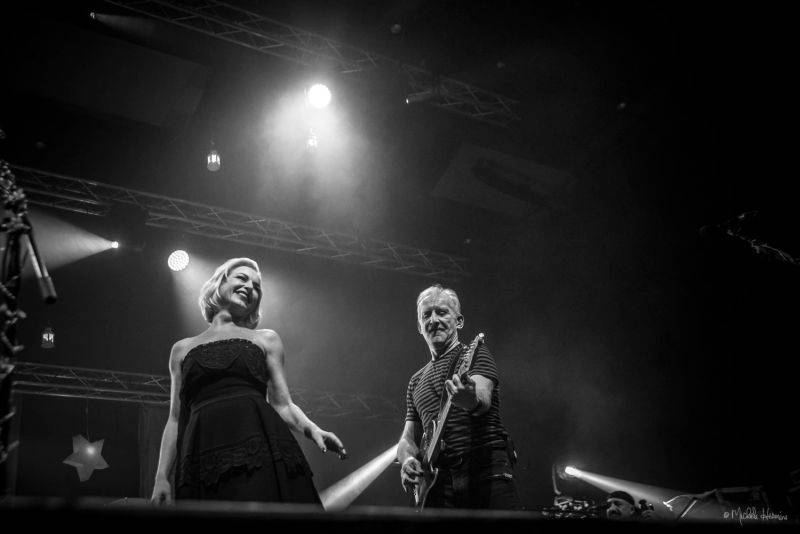 Čechomor odehrál vánoční koncert ve Foru Karlín, došlo i na křest vinylu Proměny