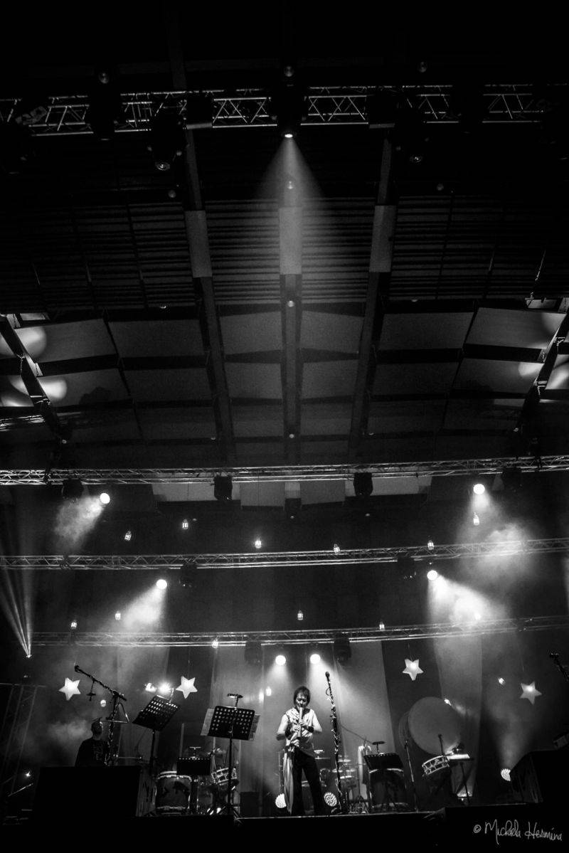 Čechomor odehrál vánoční koncert ve Foru Karlín, došlo i na křest vinylu Proměny