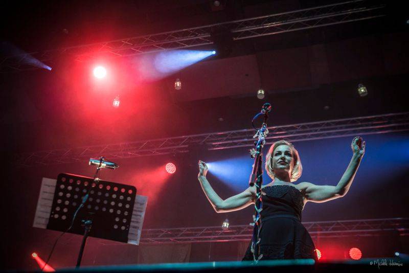 Čechomor odehrál vánoční koncert ve Foru Karlín, došlo i na křest vinylu Proměny