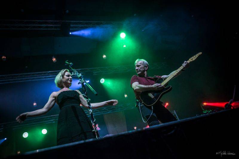 Čechomor odehrál vánoční koncert ve Foru Karlín, došlo i na křest vinylu Proměny