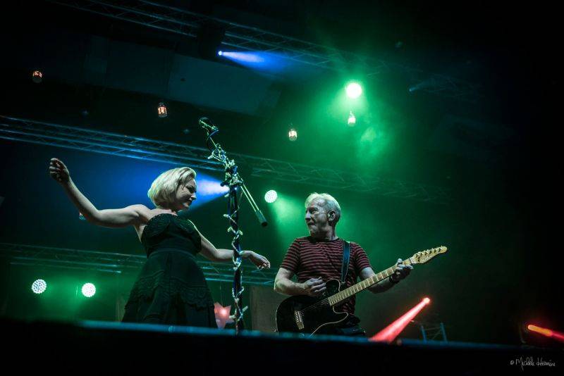 Čechomor odehrál vánoční koncert ve Foru Karlín, došlo i na křest vinylu Proměny