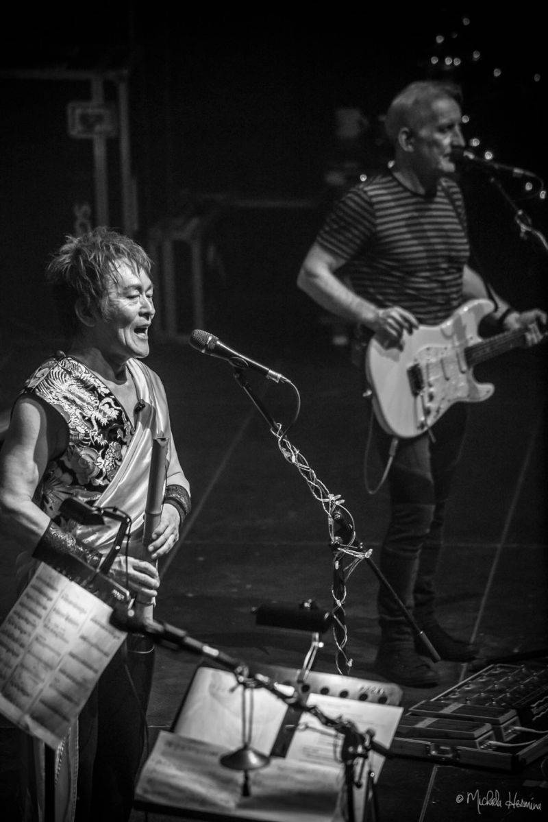 Čechomor odehrál vánoční koncert ve Foru Karlín, došlo i na křest vinylu Proměny