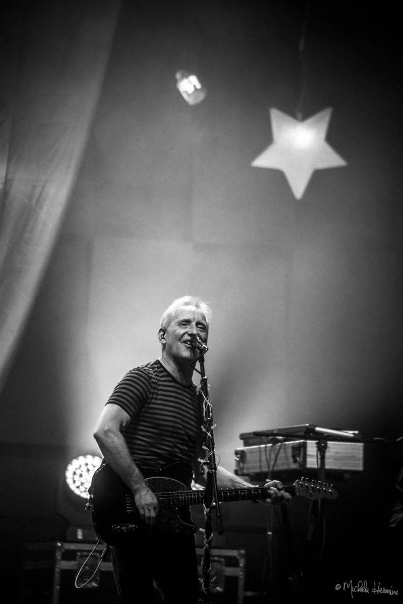 Čechomor odehrál vánoční koncert ve Foru Karlín, došlo i na křest vinylu Proměny