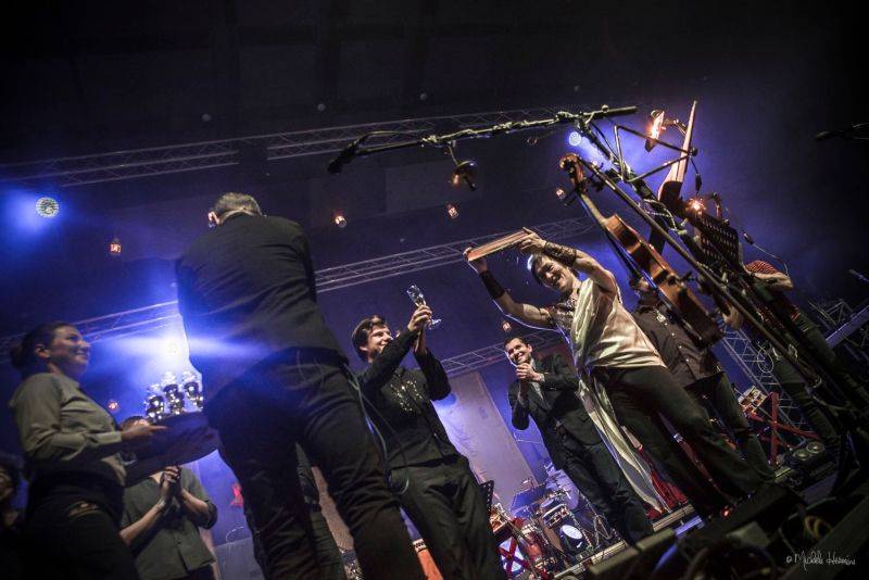 Čechomor odehrál vánoční koncert ve Foru Karlín, došlo i na křest vinylu Proměny