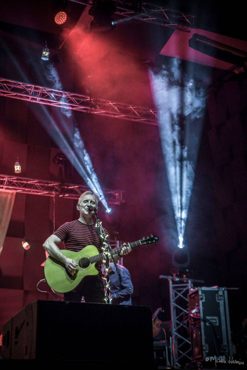 Čechomor odehrál vánoční koncert ve Foru Karlín, došlo i na křest vinylu Proměny