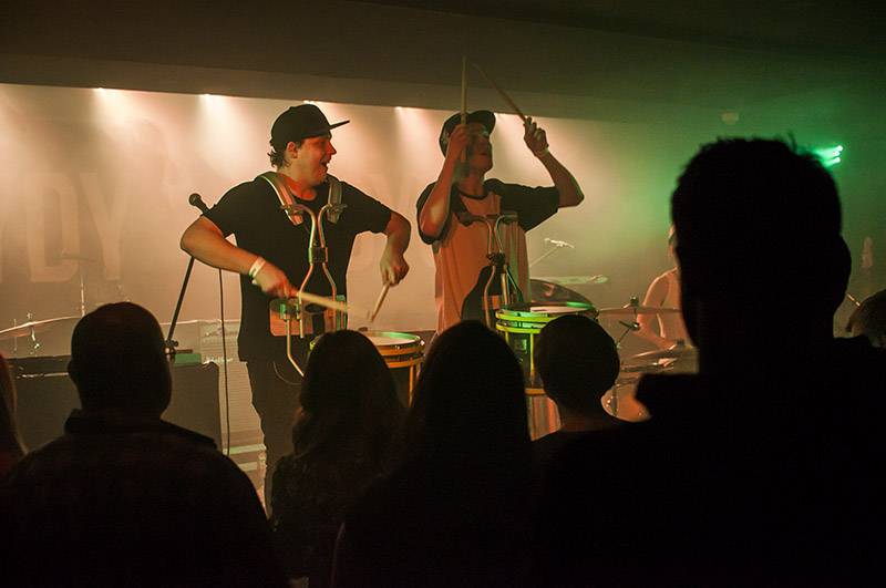 Narozeniny Rock Café slavili fanoušci spolu s Mydy Rabycad a Marimba Live Drums