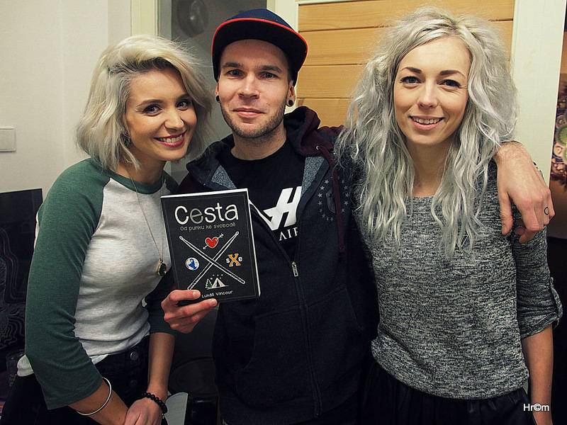 Lukáš Vincour z Pipes and Pints pokřtil svou Cestu. Kniha má lidem předávat mír a lásku