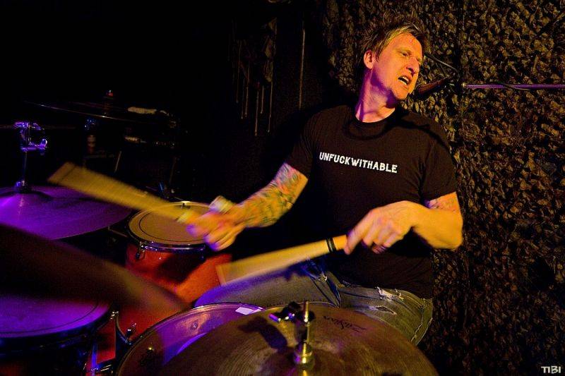 Punkový mejdan v Budějovicích rozpoutali v pátek třináctého Plexis a Apple Juice