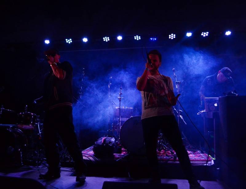 Crazy Town svým nu-metalem rozvášnili Rock Café, došlo i na hit Butterfly