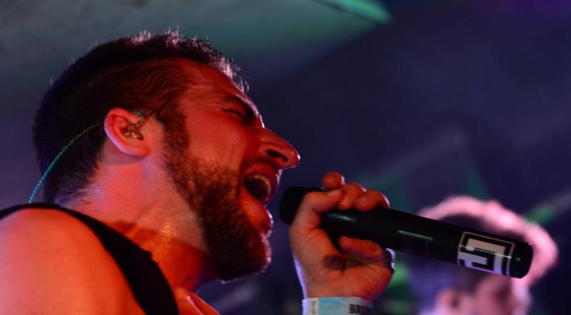 Crazy Town svým nu-metalem rozvášnili Rock Café, došlo i na hit Butterfly