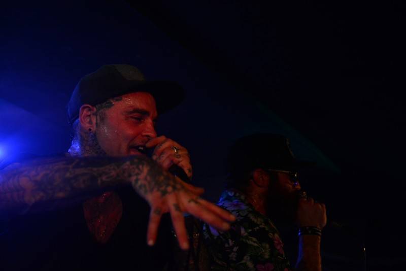 Crazy Town svým nu-metalem rozvášnili Rock Café, došlo i na hit Butterfly